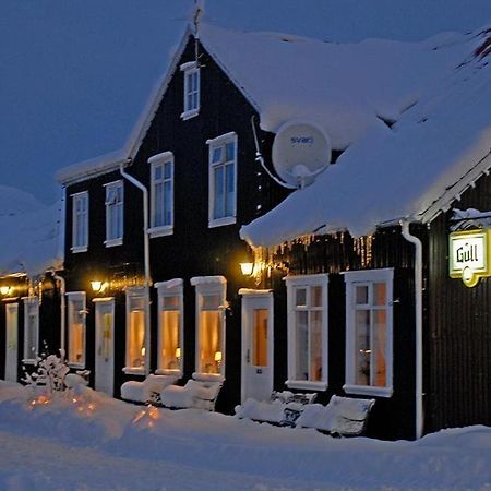Taergesen Guesthouse Reydarfjordur Esterno foto
